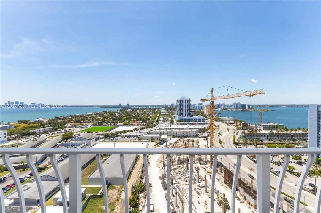 For Sale: $395,000 (2 beds, 2 baths, 1030 Square Feet)