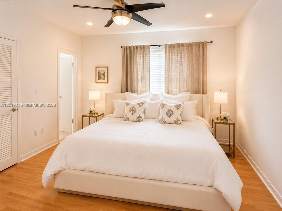 Active With Contract: $465,000 (2 beds, 2 baths, 890 Square Feet)