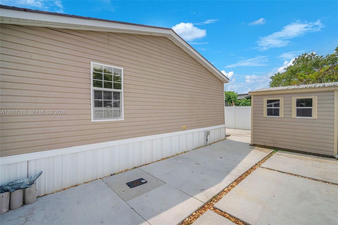 For Sale: $425,000 (4 beds, 2 baths, 1581 Square Feet)