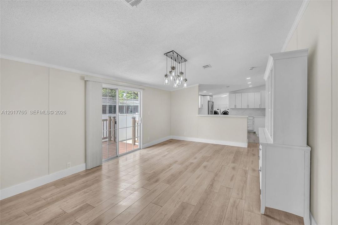 For Sale: $425,000 (4 beds, 2 baths, 1581 Square Feet)