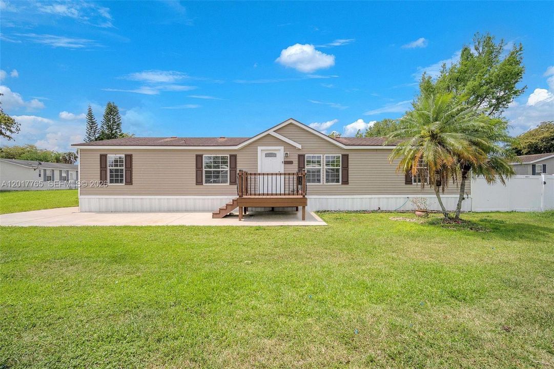 For Sale: $425,000 (4 beds, 2 baths, 1581 Square Feet)