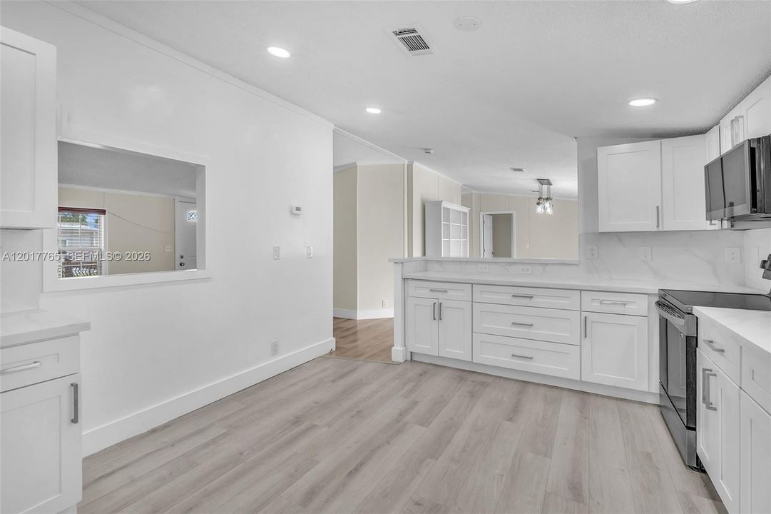 For Sale: $425,000 (4 beds, 2 baths, 1581 Square Feet)