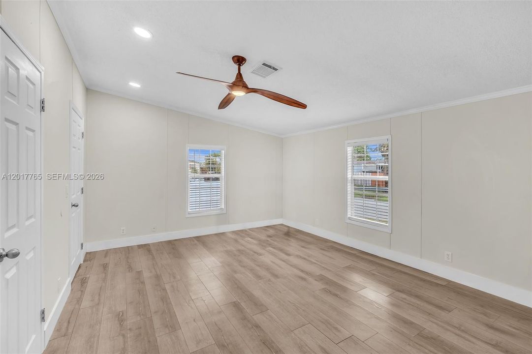 For Sale: $425,000 (4 beds, 2 baths, 1581 Square Feet)