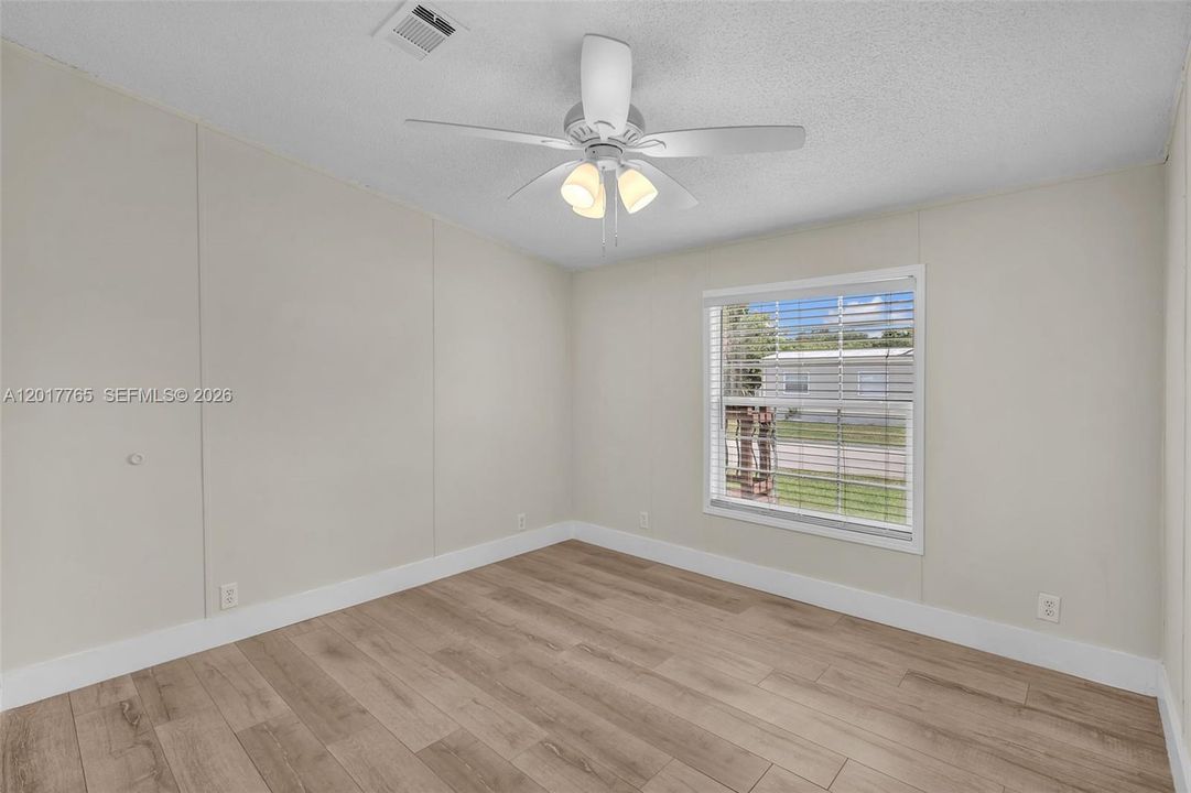 For Sale: $425,000 (4 beds, 2 baths, 1581 Square Feet)