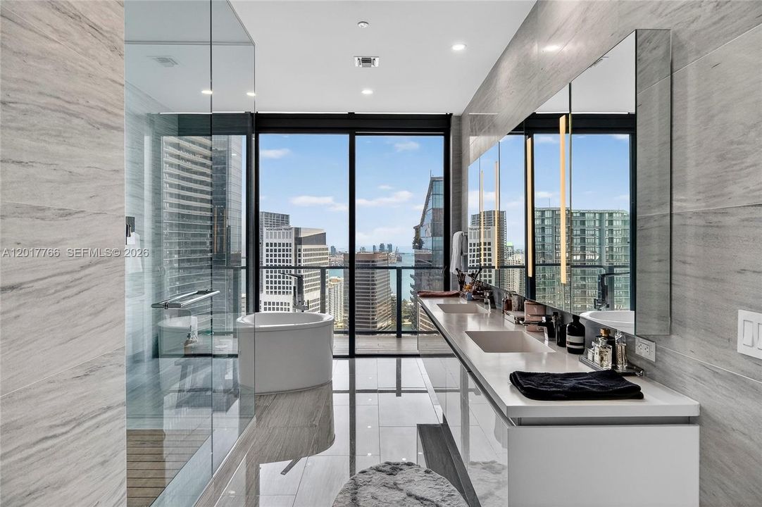 For Sale: $5,750,000 (3 beds, 4 baths, 2514 Square Feet)