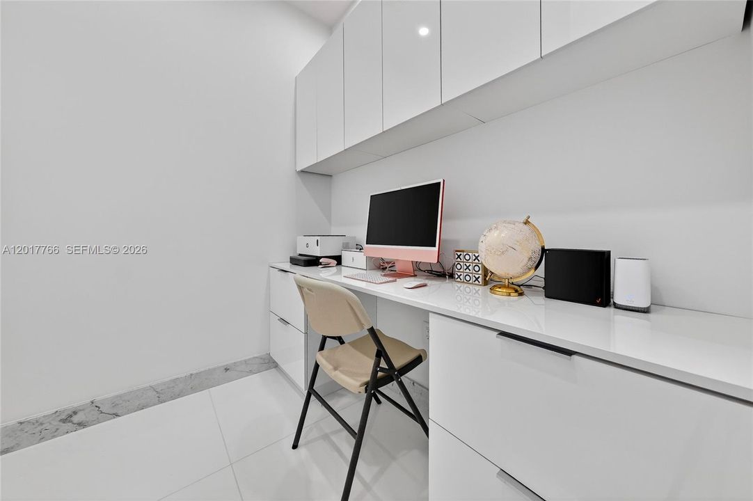 For Sale: $5,750,000 (3 beds, 4 baths, 2514 Square Feet)