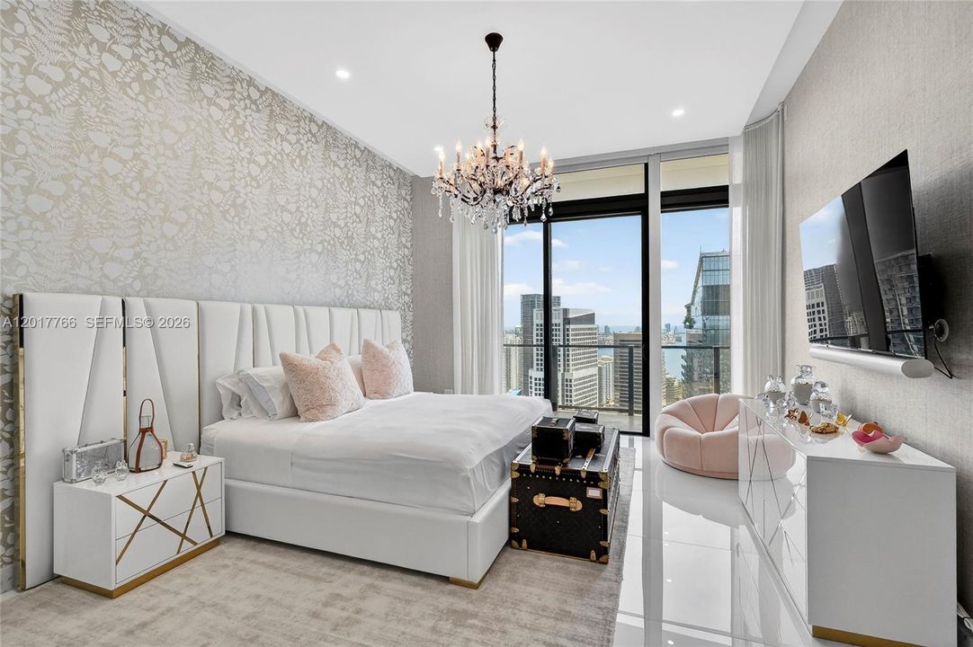 For Sale: $5,750,000 (3 beds, 4 baths, 2514 Square Feet)