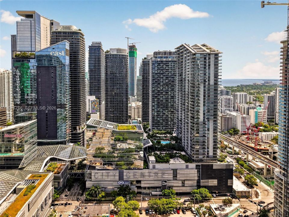 For Sale: $5,750,000 (3 beds, 4 baths, 2514 Square Feet)