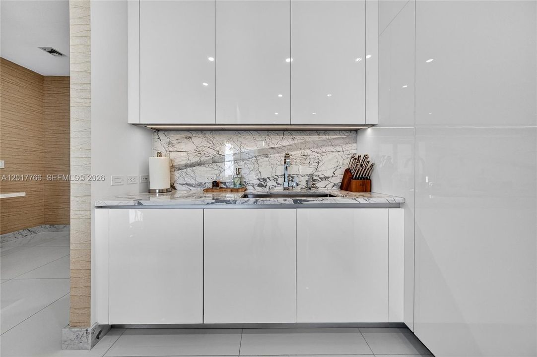 For Sale: $5,750,000 (3 beds, 4 baths, 2514 Square Feet)