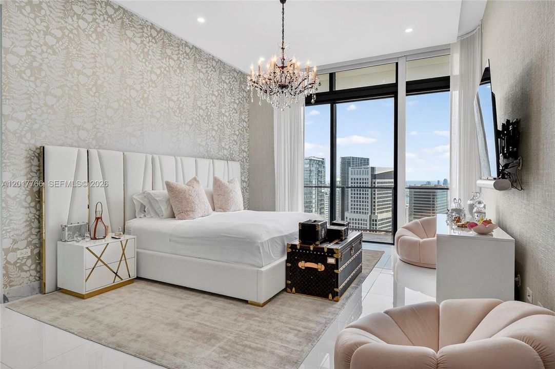 For Sale: $5,750,000 (3 beds, 4 baths, 2514 Square Feet)
