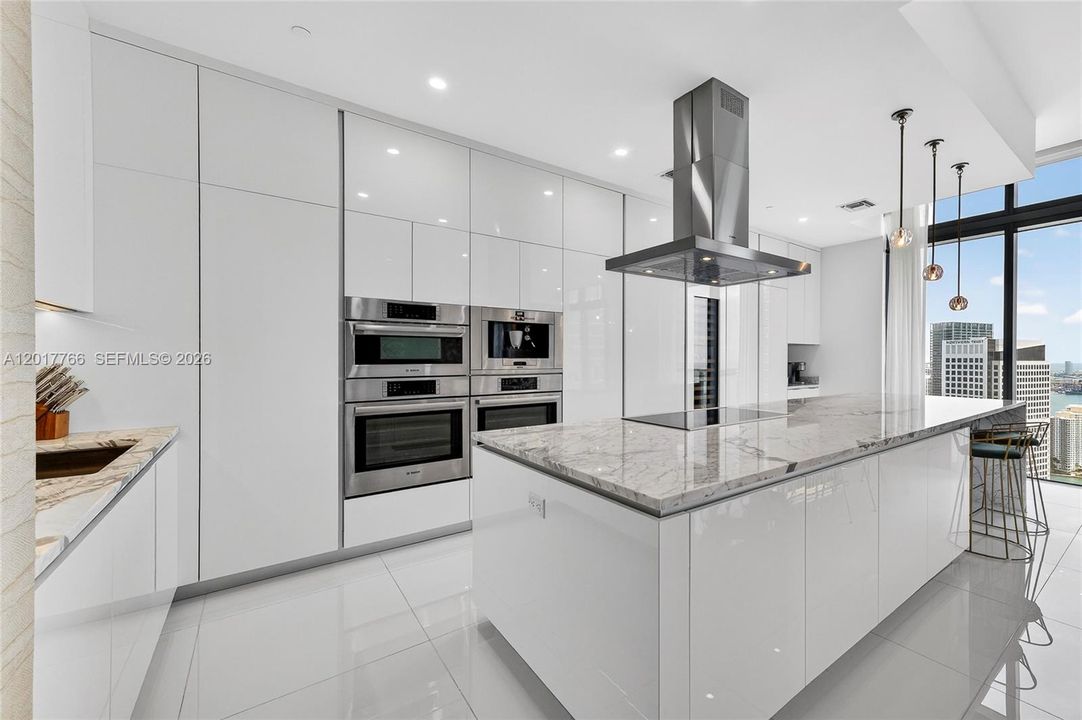 For Sale: $5,750,000 (3 beds, 4 baths, 2514 Square Feet)