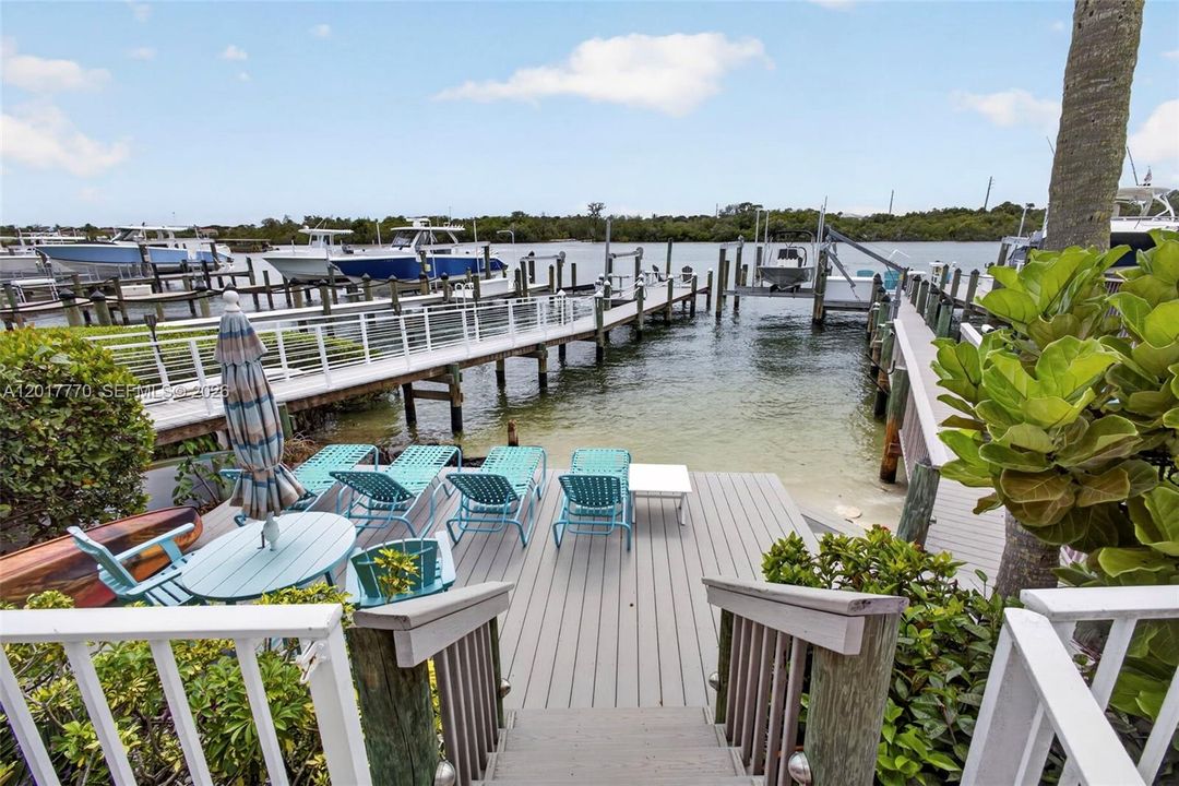 For Sale: $3,950,000 (3 beds, 3 baths, 3123 Square Feet)
