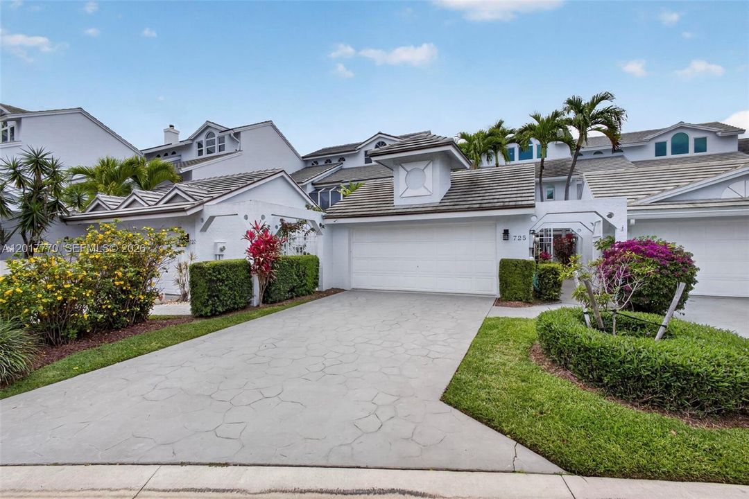 For Sale: $3,950,000 (3 beds, 3 baths, 3123 Square Feet)