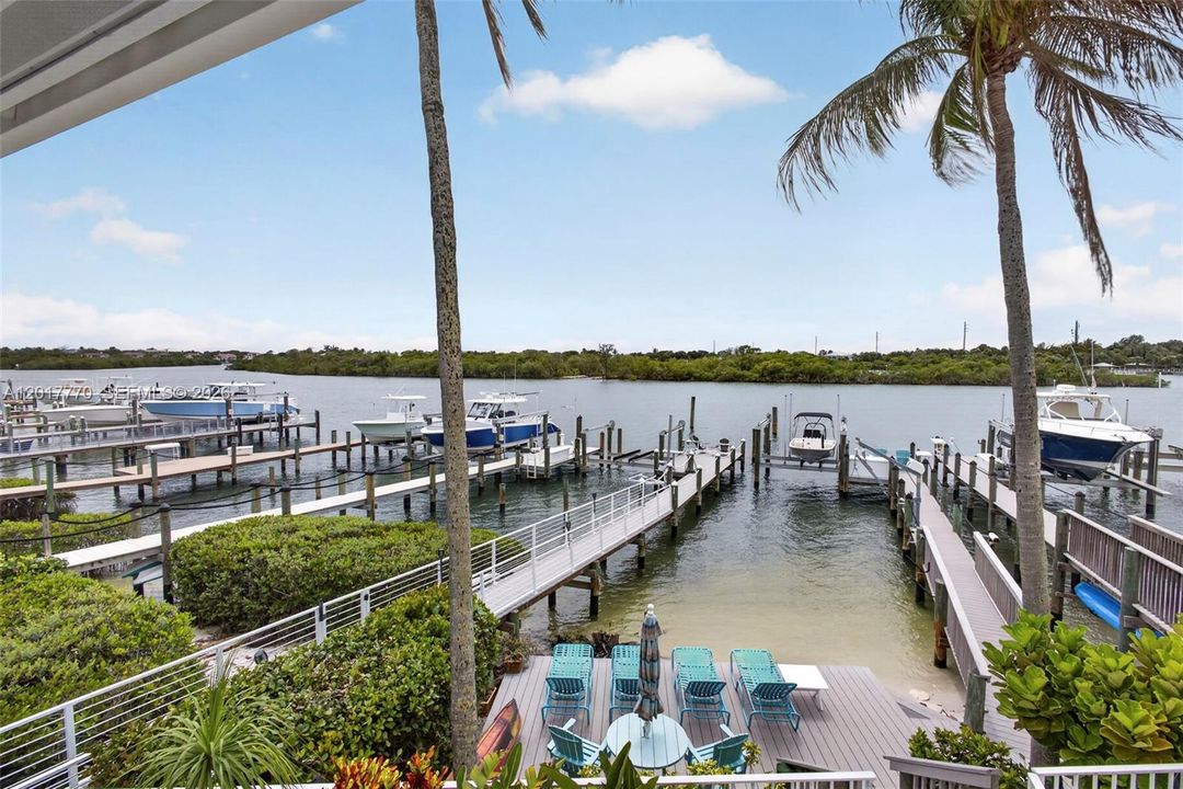 For Sale: $3,950,000 (3 beds, 3 baths, 3123 Square Feet)