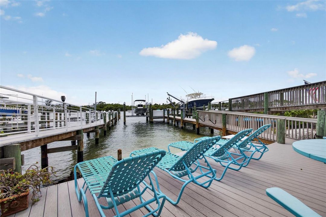 For Sale: $3,950,000 (3 beds, 3 baths, 3123 Square Feet)