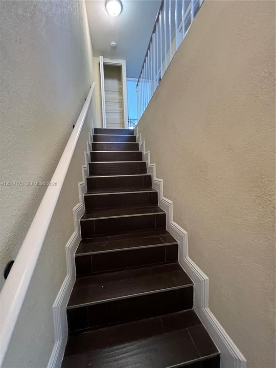 Activo con contrato: $3,250 (4 camas, 2 baños, 1585 Pies cuadrados)