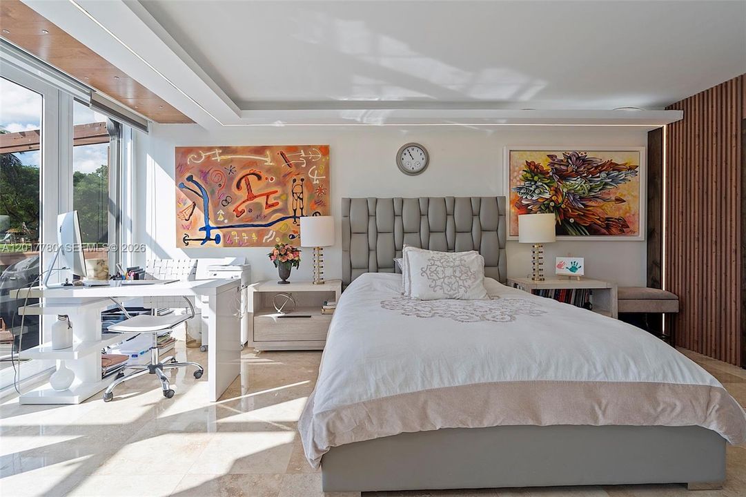 For Sale: $559,999 (2 beds, 2 baths, 790 Square Feet)