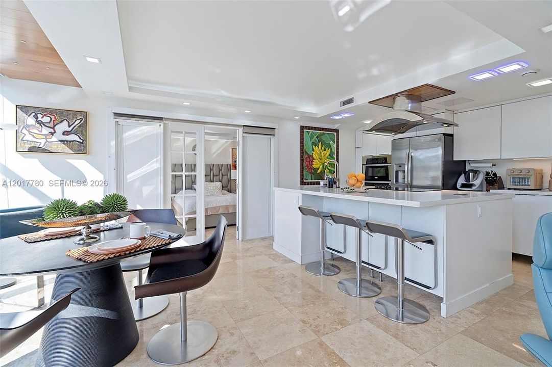 For Sale: $559,999 (2 beds, 2 baths, 790 Square Feet)