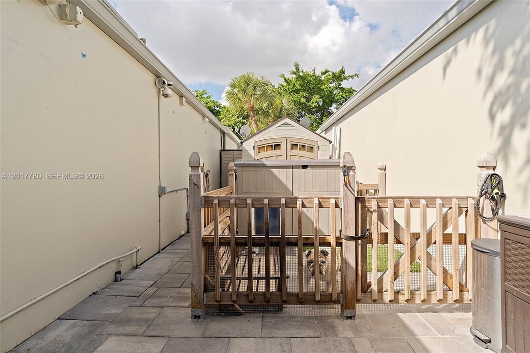 For Sale: $559,999 (2 beds, 2 baths, 790 Square Feet)