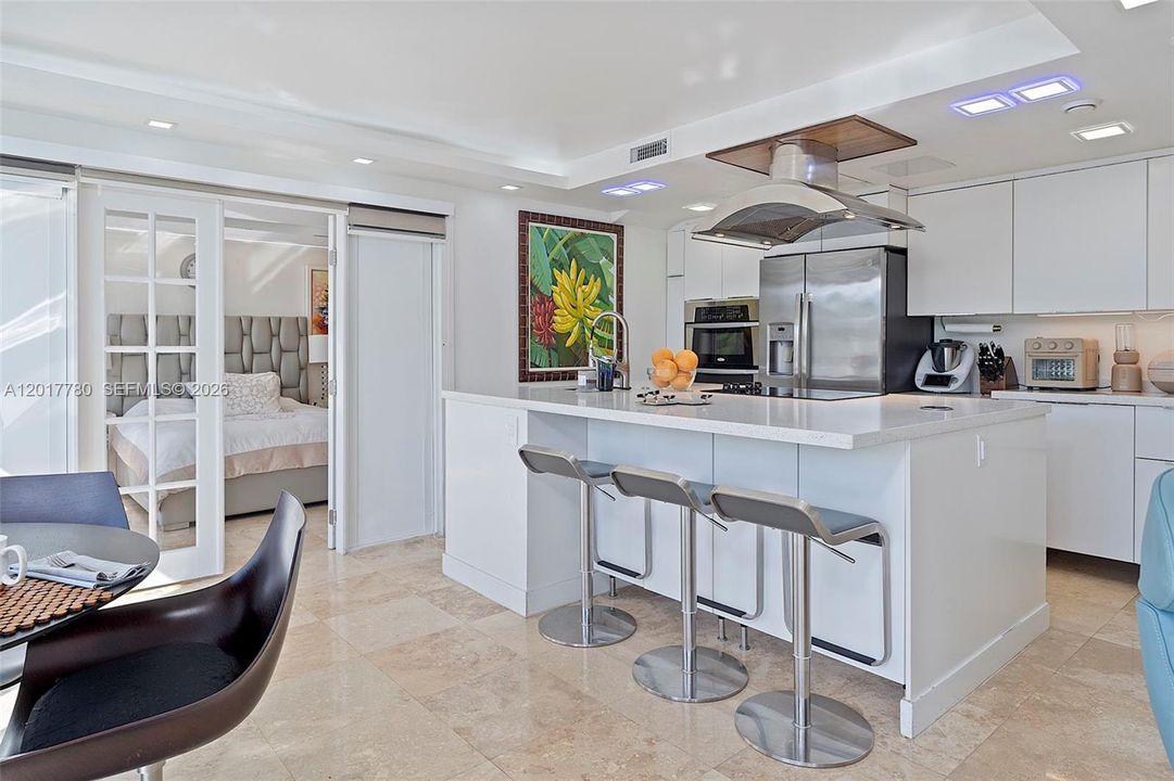 For Sale: $559,999 (2 beds, 2 baths, 790 Square Feet)