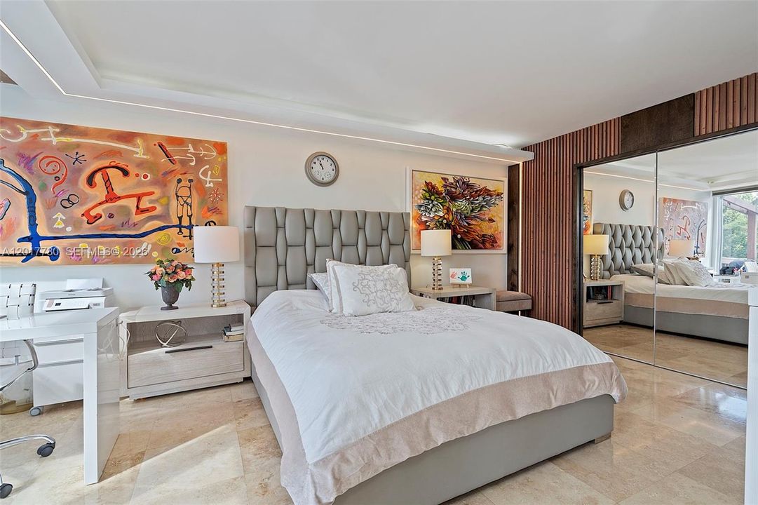 For Sale: $559,999 (2 beds, 2 baths, 790 Square Feet)