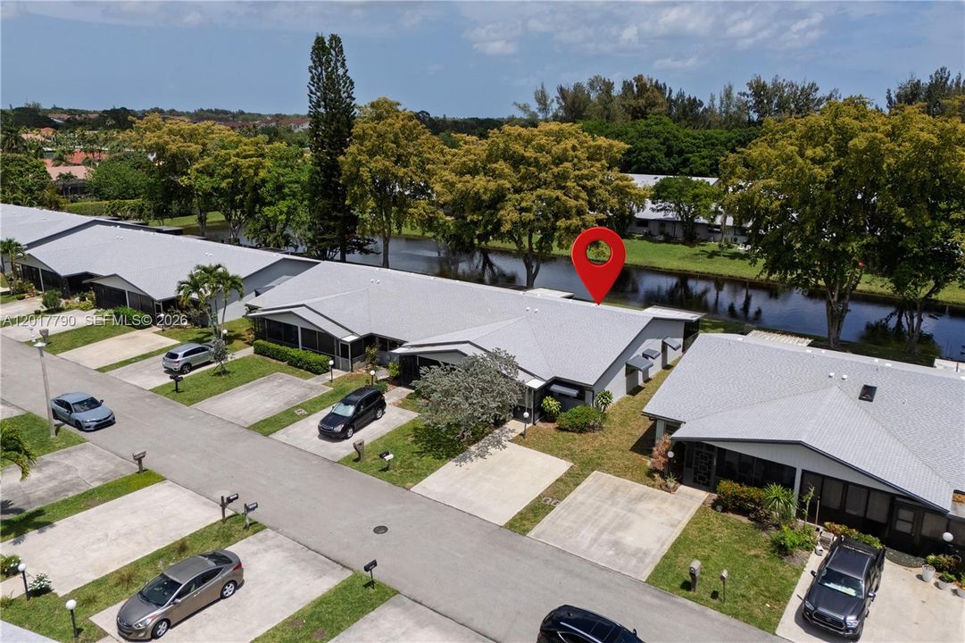 Vendido Recientemente: $208,000 (2 camas, 2 baños, 1200 Pies cuadrados)