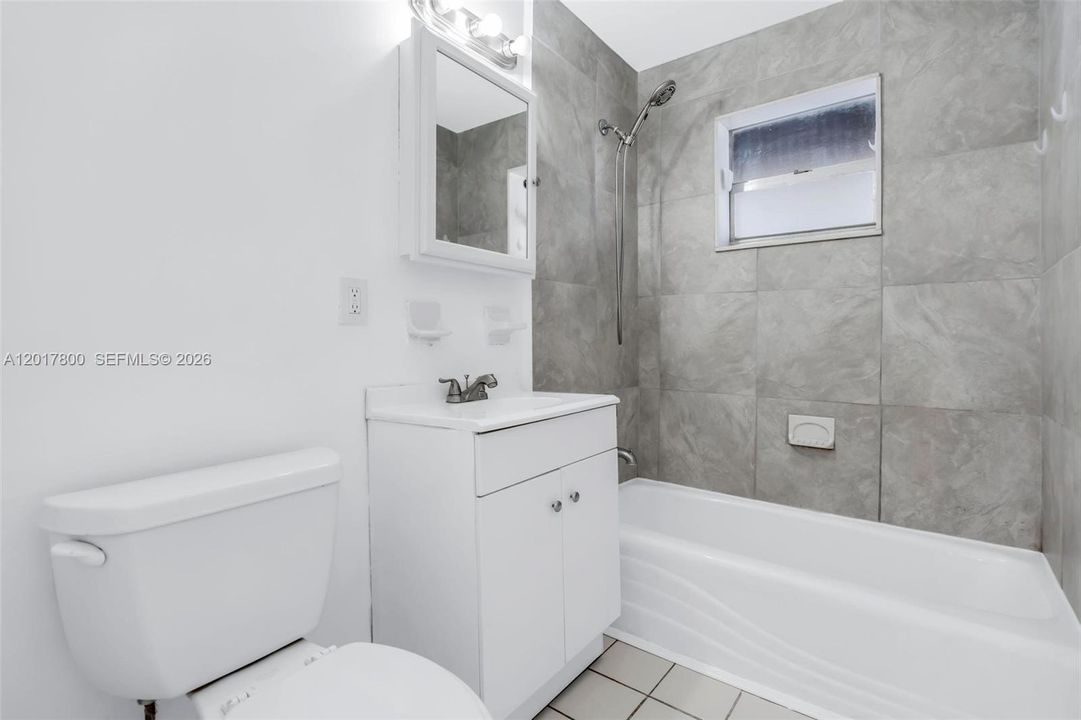 Active With Contract: $250,000 (3 beds, 1 baths, 960 Square Feet)