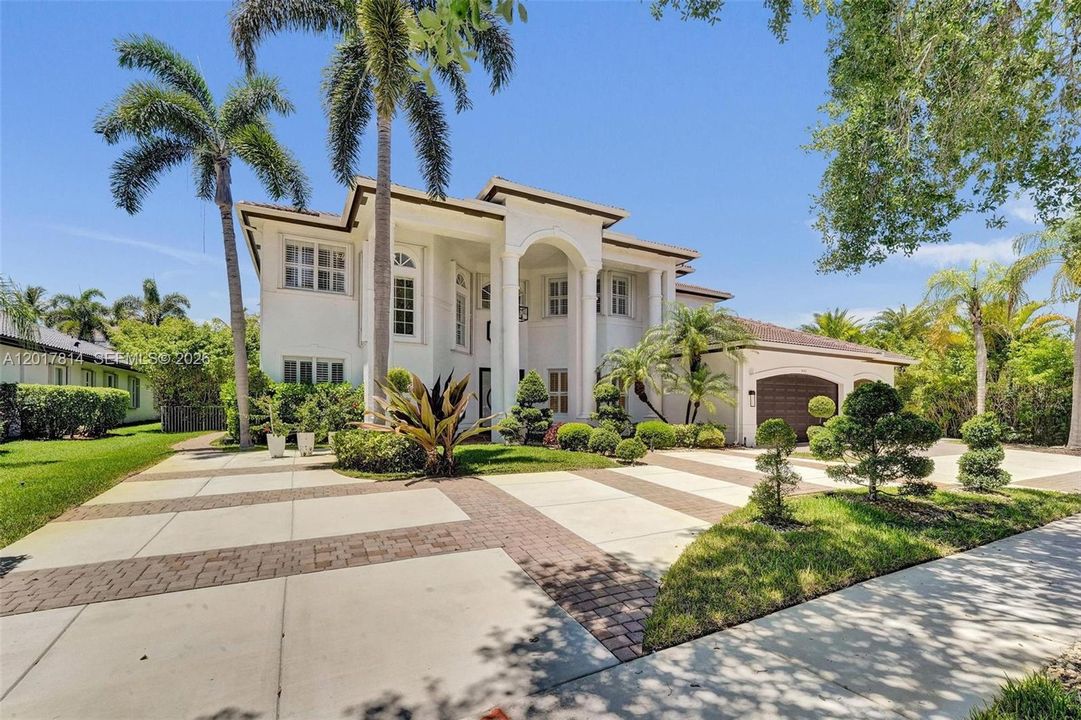 For Sale: $1,690,000 (6 beds, 4 baths, 4264 Square Feet)