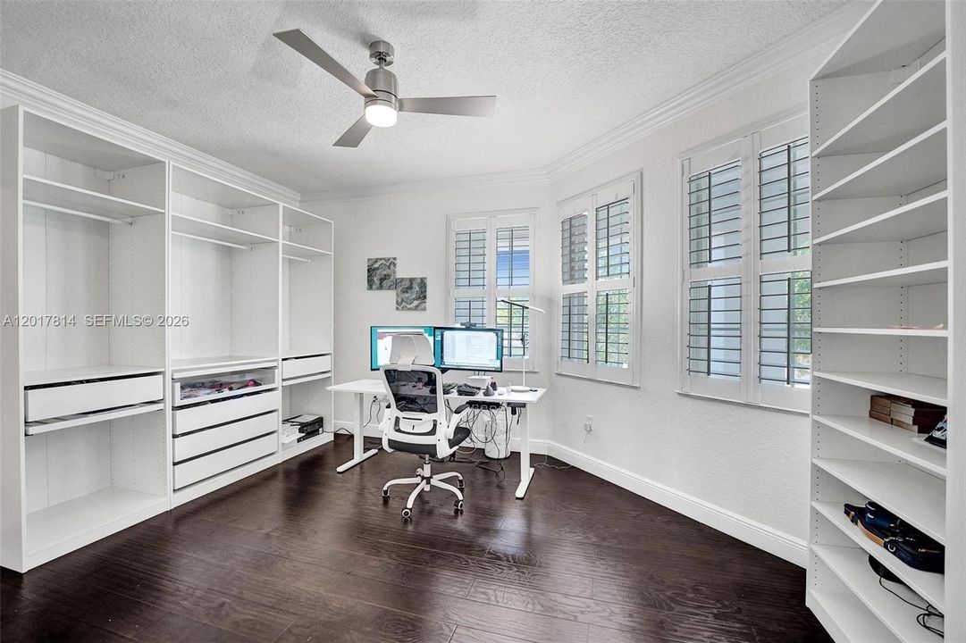 Bedroom/Office