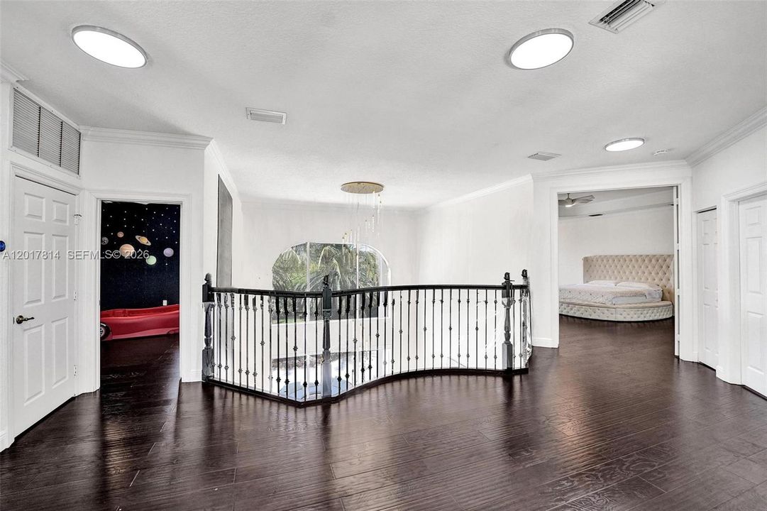 For Sale: $1,690,000 (6 beds, 4 baths, 4264 Square Feet)
