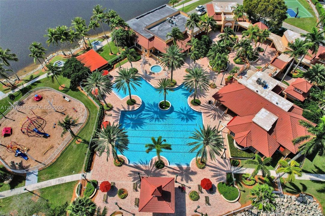 For Sale: $1,690,000 (6 beds, 4 baths, 4264 Square Feet)