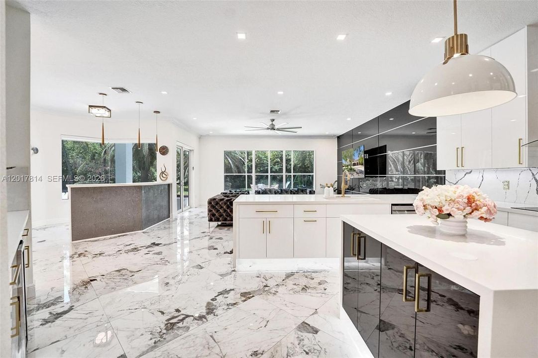 For Sale: $1,690,000 (6 beds, 4 baths, 4264 Square Feet)