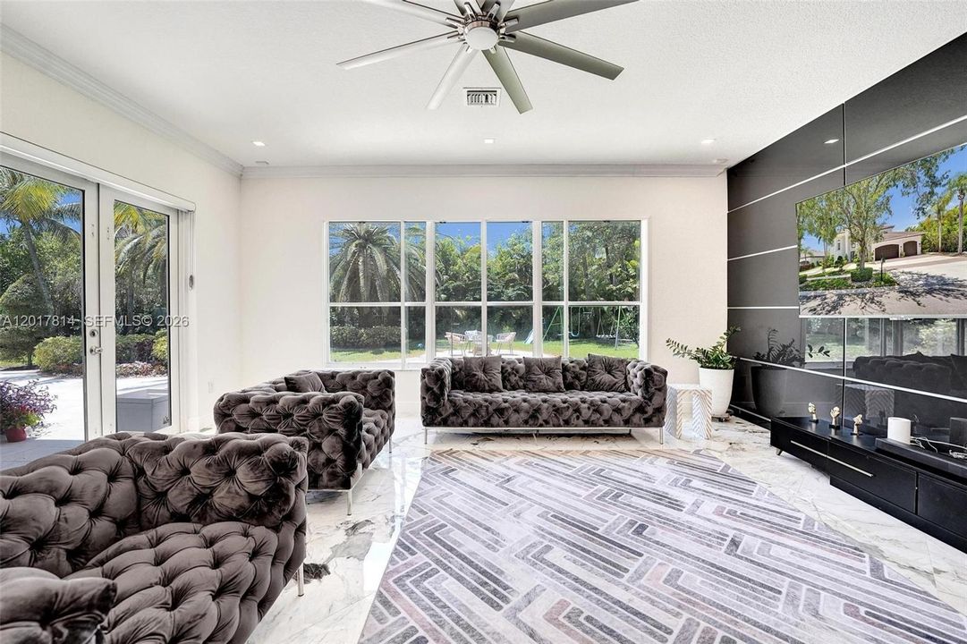 For Sale: $1,690,000 (6 beds, 4 baths, 4264 Square Feet)