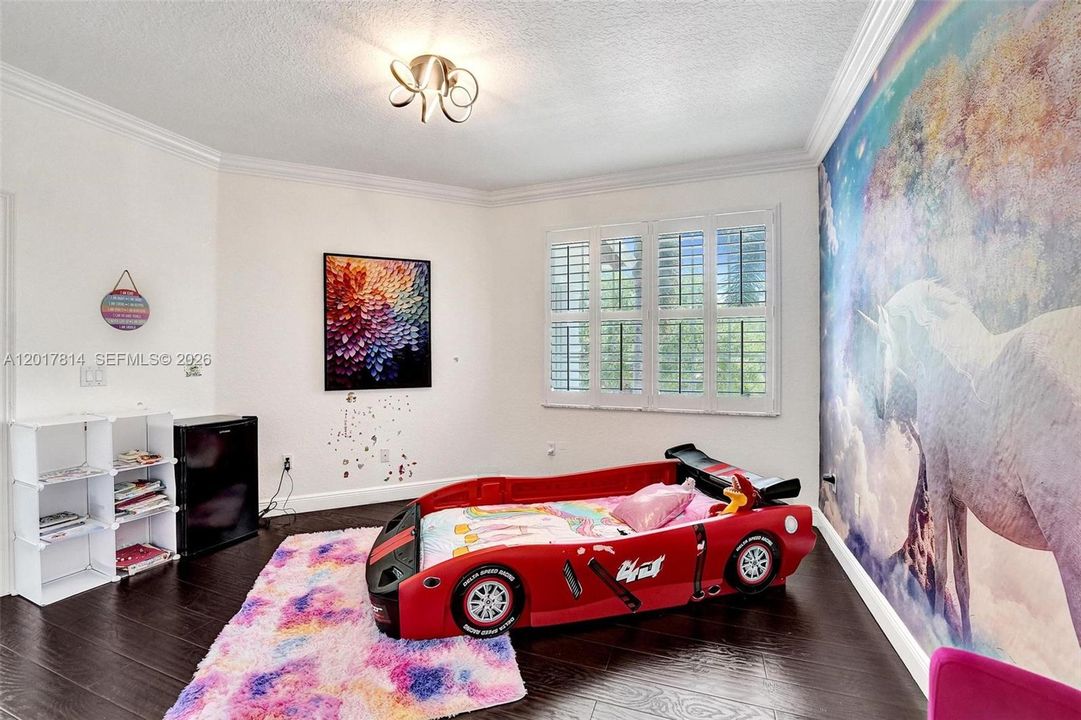 For Sale: $1,690,000 (6 beds, 4 baths, 4264 Square Feet)