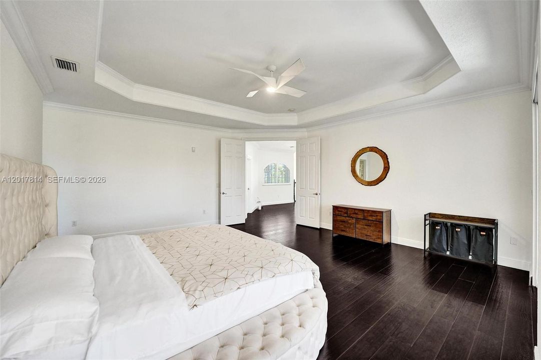 For Sale: $1,690,000 (6 beds, 4 baths, 4264 Square Feet)