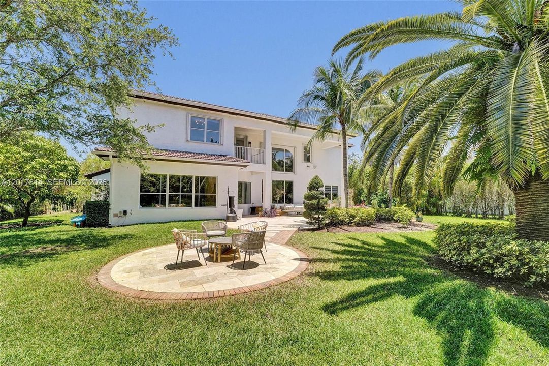 For Sale: $1,690,000 (6 beds, 4 baths, 4264 Square Feet)