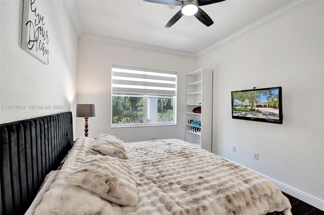 For Sale: $1,690,000 (6 beds, 4 baths, 4264 Square Feet)