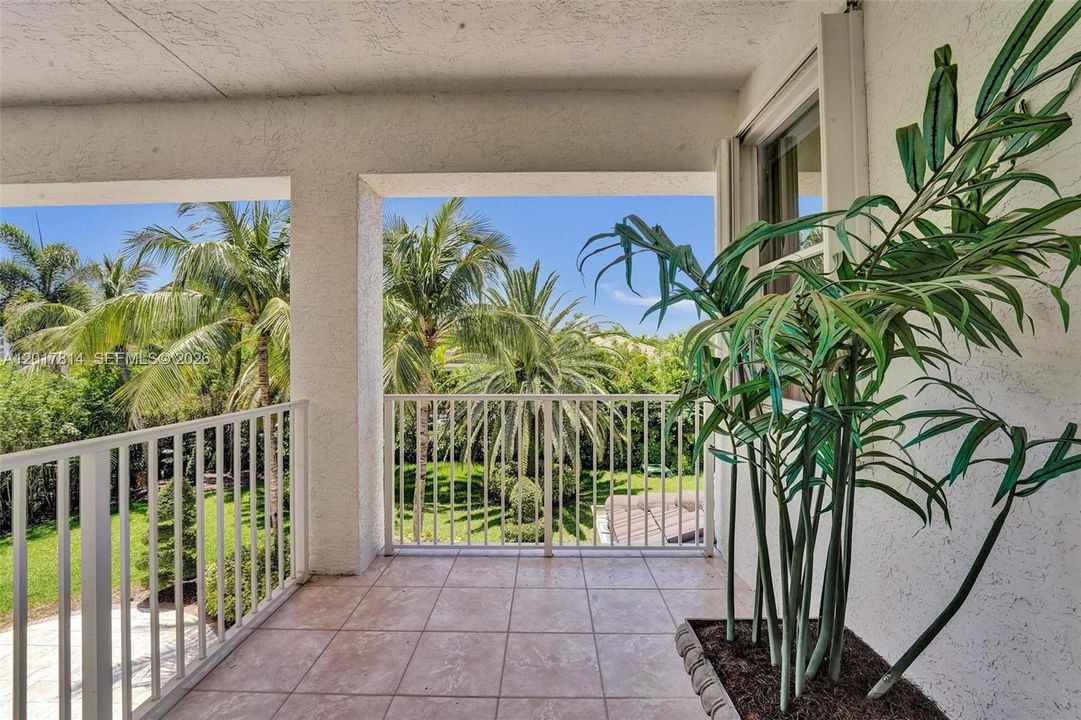 For Sale: $1,690,000 (6 beds, 4 baths, 4264 Square Feet)