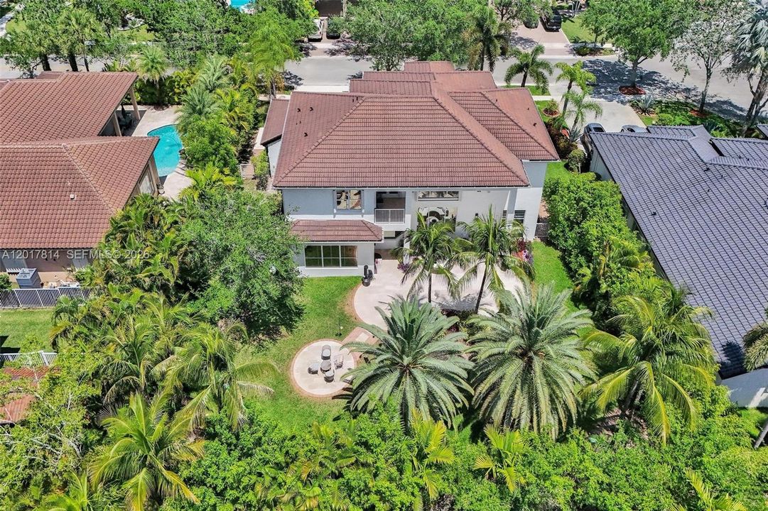 For Sale: $1,690,000 (6 beds, 4 baths, 4264 Square Feet)