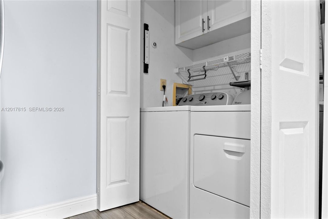 Под контрактом: $249,500 (2 спален, 2 ванн, 1200 Квадратных фут)