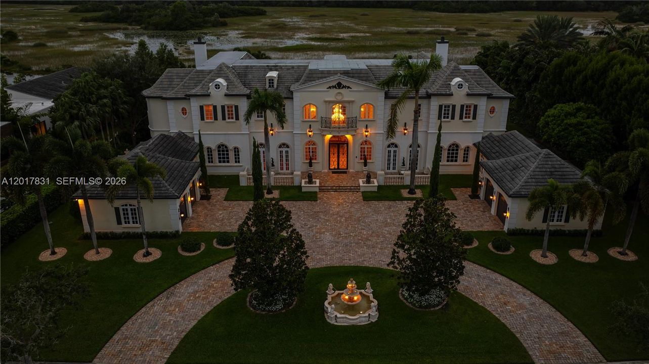 For Sale: $6,995,000 (8 beds, 8 baths, 10285 Square Feet)