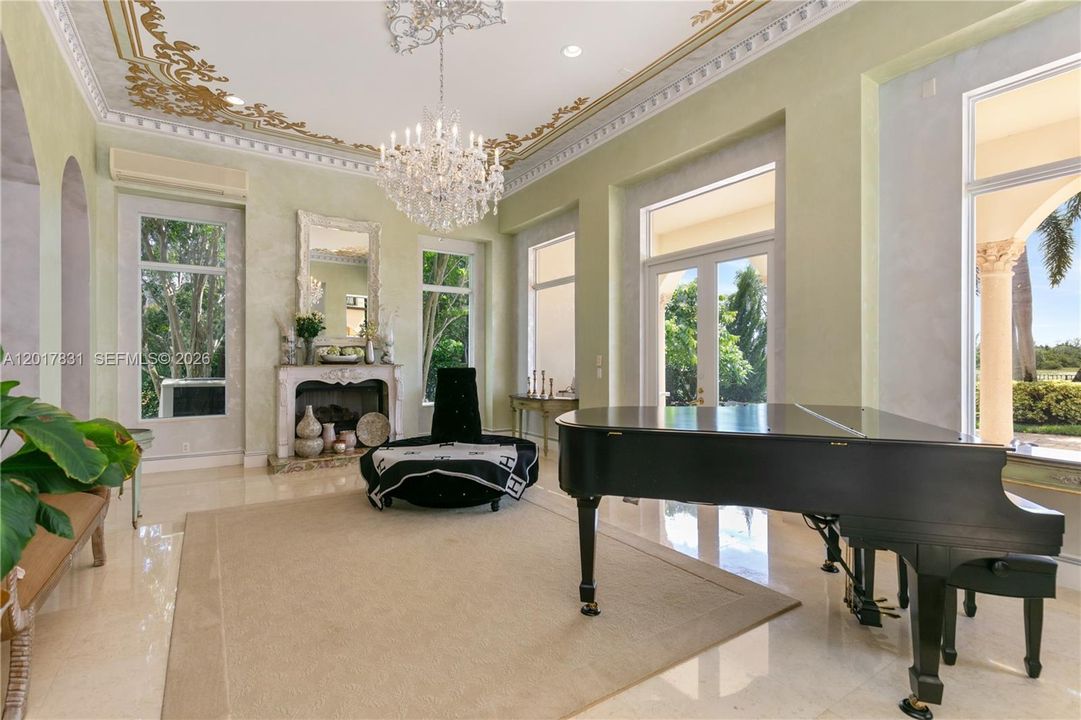 For Sale: $6,995,000 (8 beds, 8 baths, 10285 Square Feet)