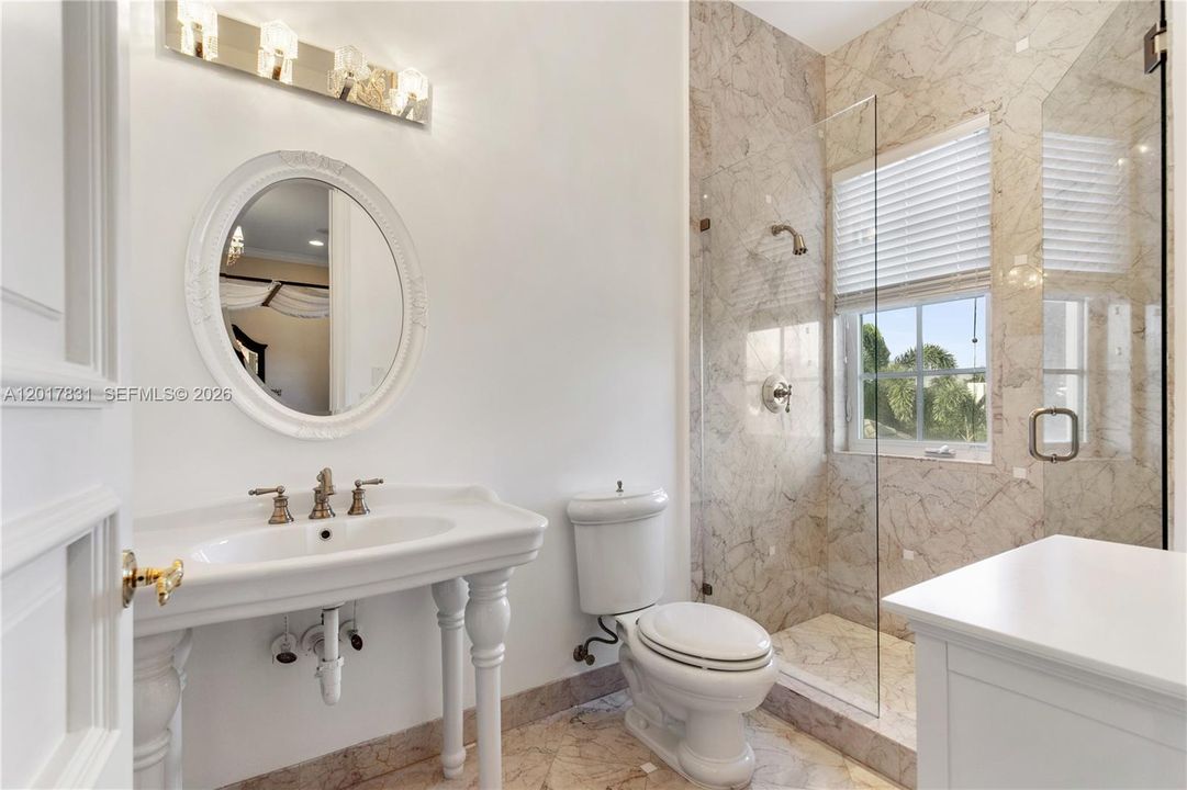 For Sale: $6,995,000 (8 beds, 8 baths, 10285 Square Feet)