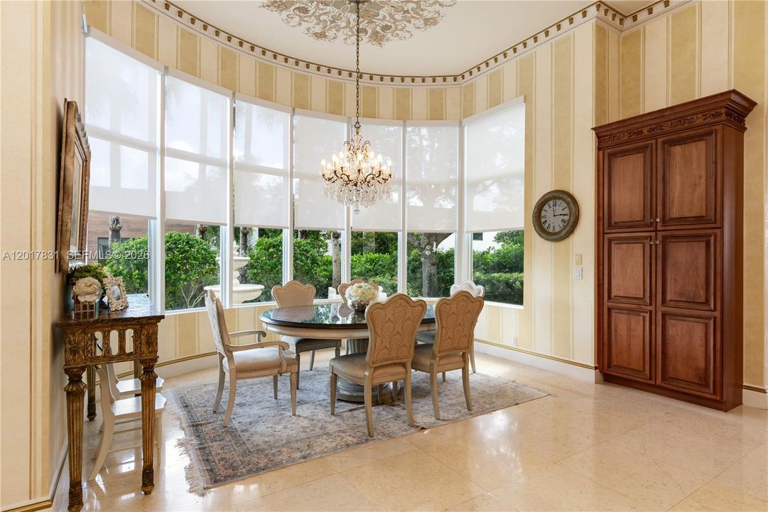 For Sale: $6,995,000 (8 beds, 8 baths, 10285 Square Feet)
