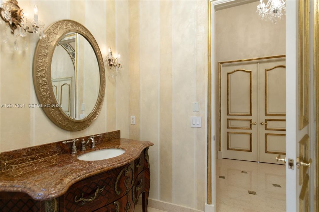 For Sale: $6,995,000 (8 beds, 8 baths, 10285 Square Feet)