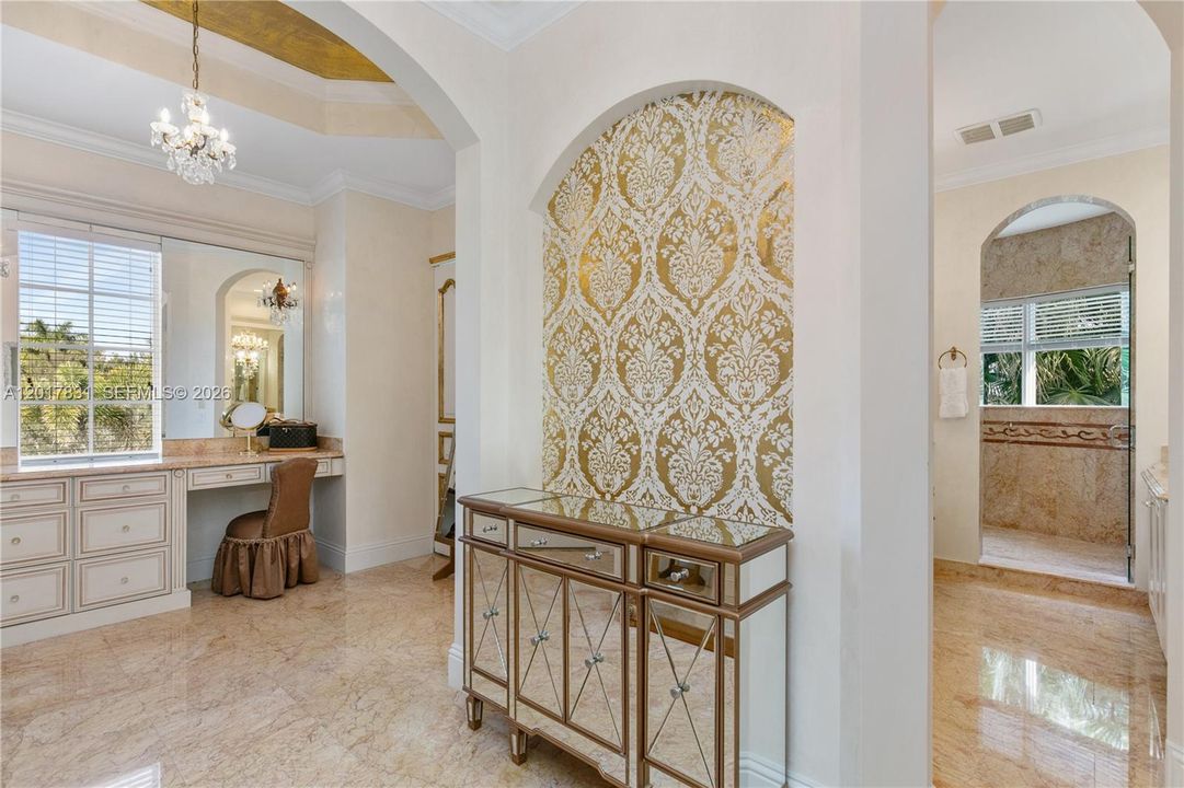 For Sale: $6,995,000 (8 beds, 8 baths, 10285 Square Feet)