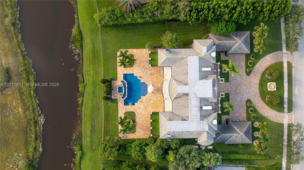 For Sale: $6,995,000 (8 beds, 8 baths, 10285 Square Feet)