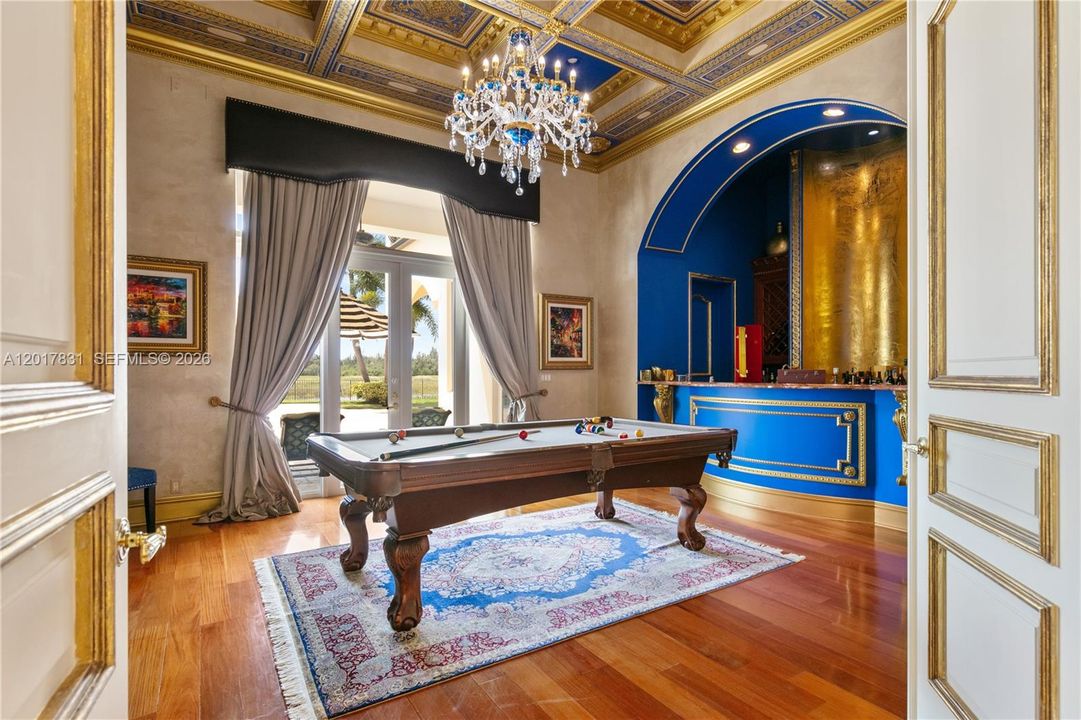 For Sale: $6,995,000 (8 beds, 8 baths, 10285 Square Feet)