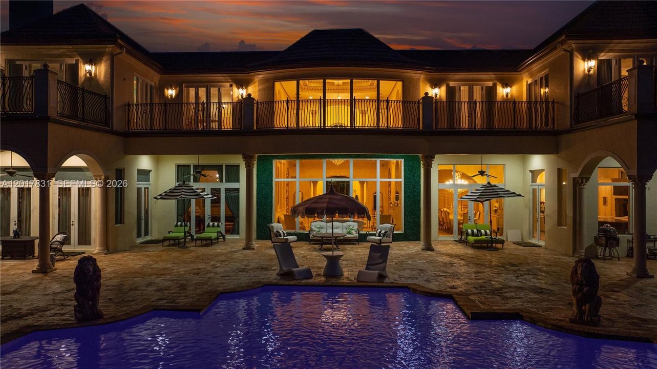 For Sale: $6,995,000 (8 beds, 8 baths, 10285 Square Feet)