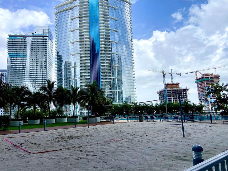 Activo con contrato: $3,600 (1 camas, 1 baños, 833 Pies cuadrados)